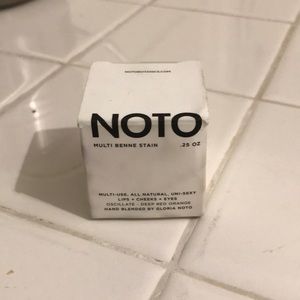 Noto Multi Benne Stain